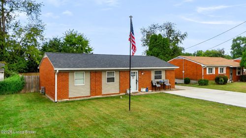 921 Blossom Rd, Louisville, KY, 40229-3503 | Card Image