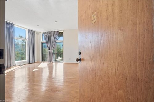 630-696 Mowbray Arch, Norfolk, VA, 23507 | Card Image