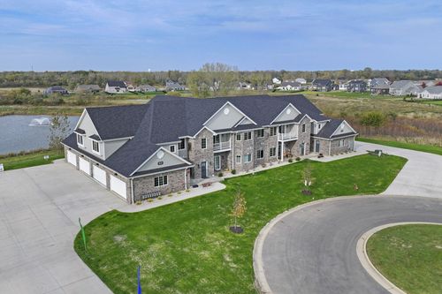 9200 66th Ave, Pleasant Prairie, WI, 53158-3279 | Card Image