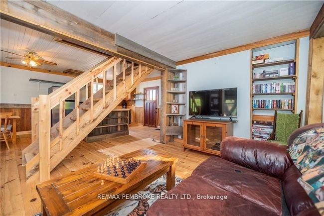 8744 Highway 60 Highway, Home with 3 bedrooms, 1 bathrooms and 20 parking in North Algona Wilberforce ON | Image 12