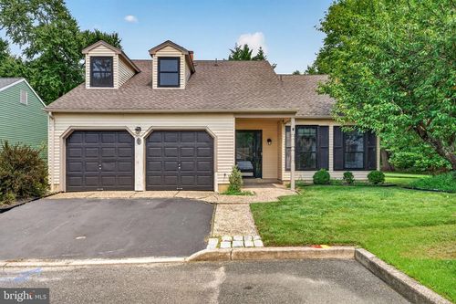 7 Stonybrook Ct, Medford, NJ, 08055-9325 | Card Image