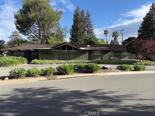 747 Altos Oaks Dr, Los Altos, CA, 94024-5432 | Card Image