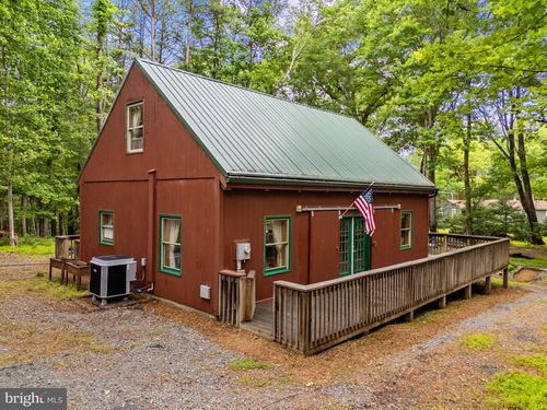 295 Creekview Ln, Berkeley Springs, WV, 25411-5290 | Card Image