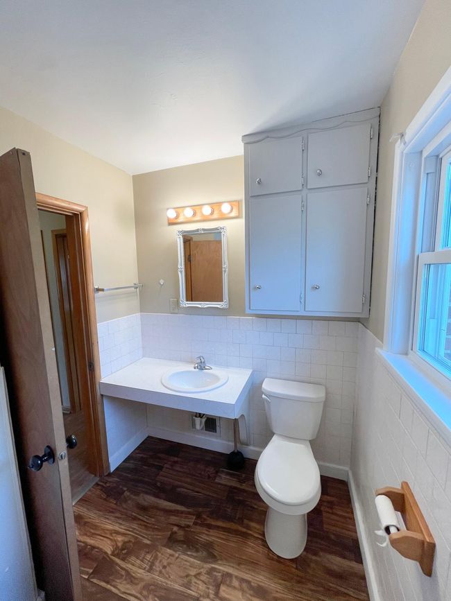 421 W Van Dusen St, House other with 5 bedrooms, 2 bathrooms and null parking in Springfield MN | Image 33