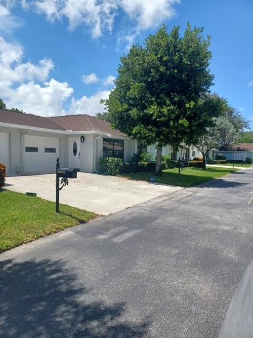 9825 Walnut Tree Way, Boynton Beach, FL, 33436 | Card Image
