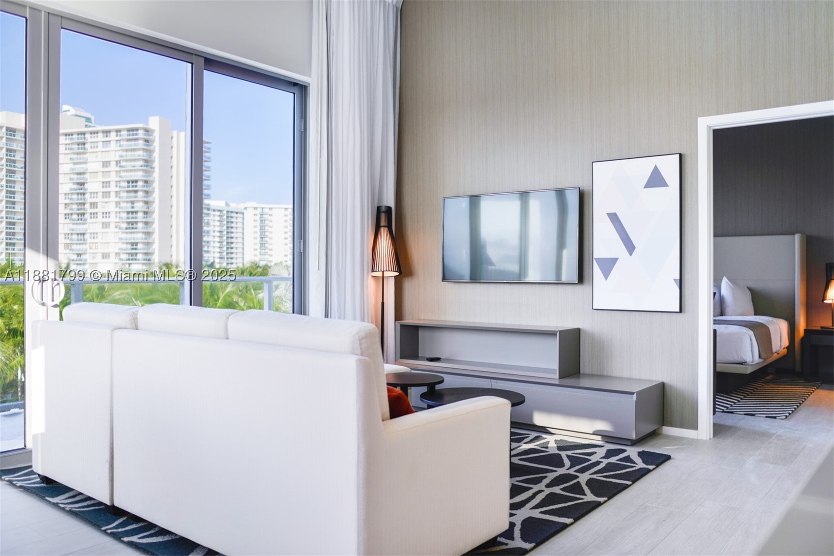 Residential in Hollywood 4
