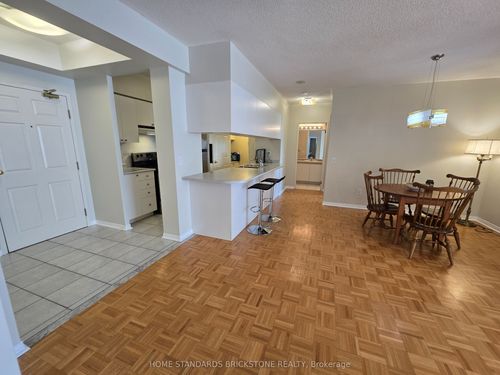 220-7398 Yonge St, Vaughan, ON, L4J8J2 | Card Image