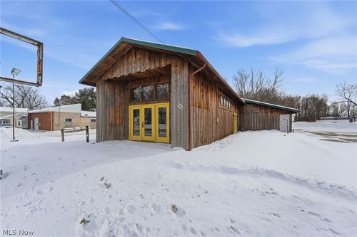 380 E Main St, Andover, OH, 44003-9701 | Card Image