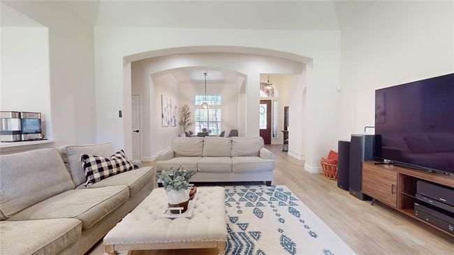 Living Room | Image 12