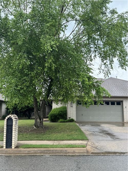 82 E Cydnee St, Fayetteville, AR, 72703-3985 | Card Image