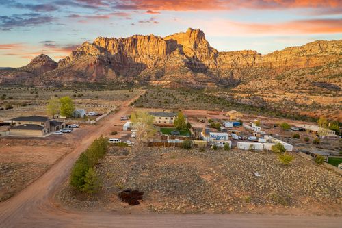 920 N Elm St, Hildale, UT, 84784-7785 | Card Image