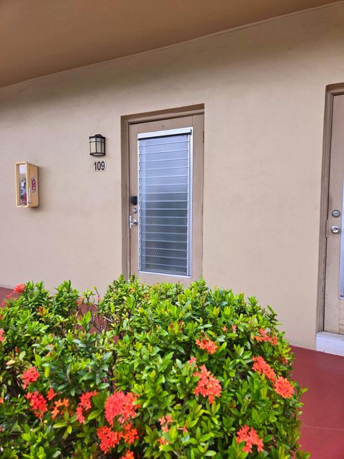 109-5071 W Oakland Park Blvd, Lauderdale Lakes, FL, 33313-1525 | Card Image