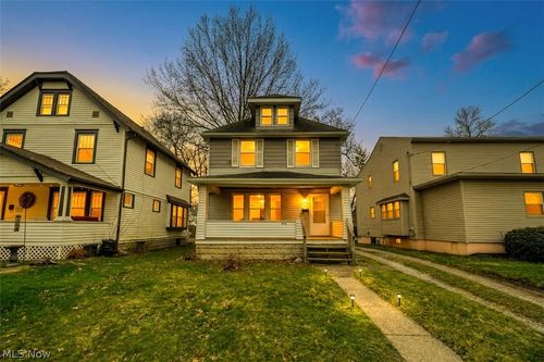 914 Delia Ave, Akron, OH, 44320-2266 | Card Image