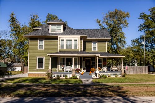 617 E Delaware St, Siloam Springs, AR, 72761-3723 | Card Image