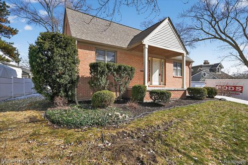 4414 Robinwood Ave, Royal Oak, MI, 48073-1533 | Card Image