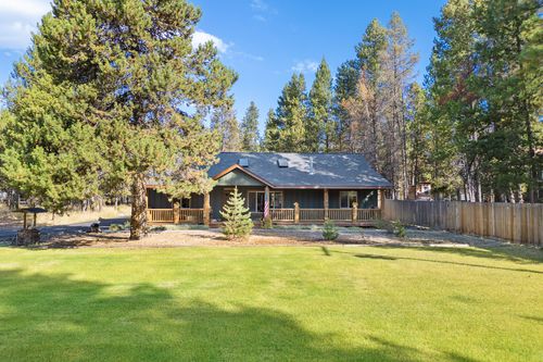 17048 Norwalk Road, Bend, OR, 97707 | Card Image