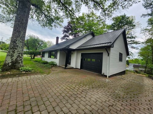 326 Frazier Dr, New Castle, PA, 16105-1543 | Card Image