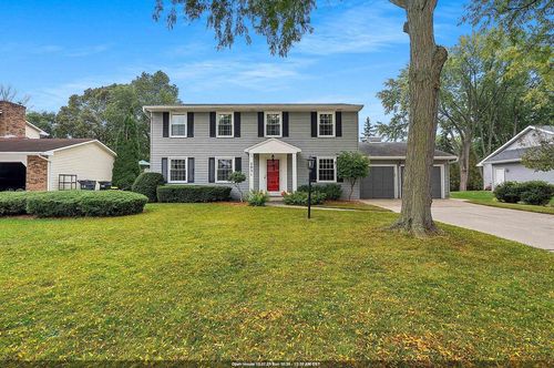 2931 Grande, ALLOUEZ, WI, 54301 | Card Image