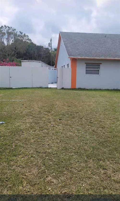 18490 Sw 295th Ter, Homestead, FL, 33030-2437 | Card Image