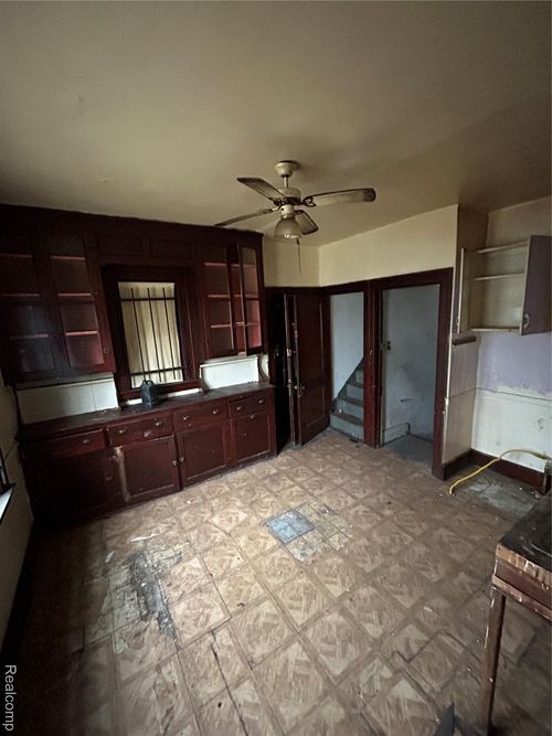 11973 Strasburg St, Detroit, MI, 48205-3849 | Card Image