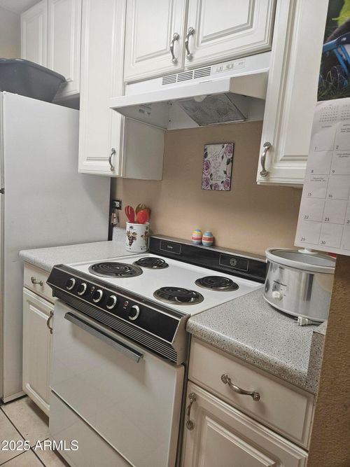 c104-8055 E Thomas Rd, Scottsdale, AZ, 85251 | Card Image