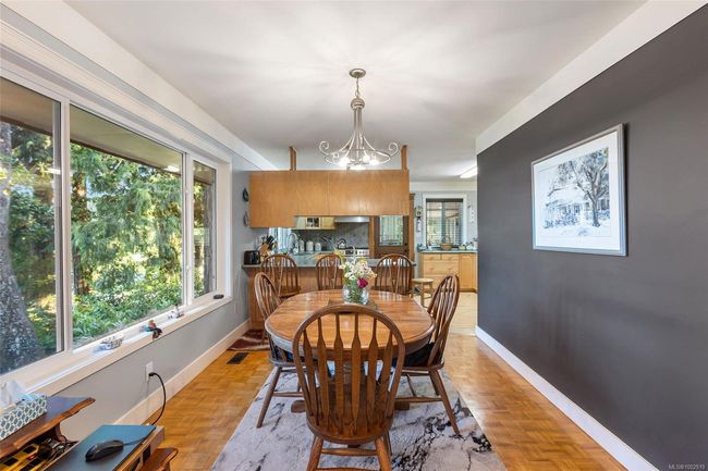 6374 Oldfield Rd, House other with 5 bedrooms, 2 bathrooms and 4 parking in Central Saanich BC | Image 6
