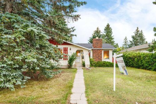112 Silverthorn Rd Nw, Calgary, AB, T3B4G1 | Card Image
