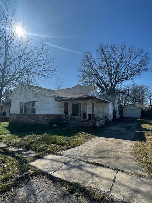 322 E Rock Street, Aurora, MO, 65605 | Card Image