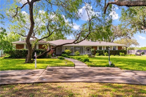 203 W Trant Rd, Kingsville, TX, 78363-7802 | Card Image