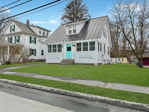 28 Dana St, West Lebanon, NH, 03784-1426 | Card Image