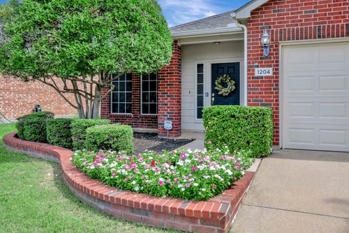 1204 Riverside Rd, Roanoke, TX, 76262-4404 | Card Image