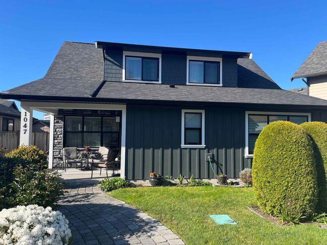 1047 Woodsworth Road, House other with 3 bedrooms, 2 bathrooms and 3 parking in Gibsons BC | Image 2