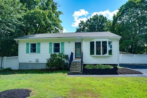 12 Gorwin Dr, Medway, MA, 02053-1804 | Card Image