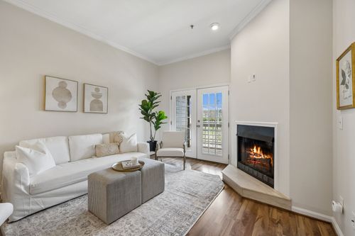 130 W End Pl, Nashville, TN, 37205 | Card Image