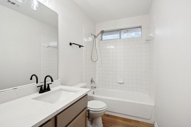 114 Challenger, House other with 4 bedrooms, 3 bathrooms and 4 parking in Kyle TX | Image 24
