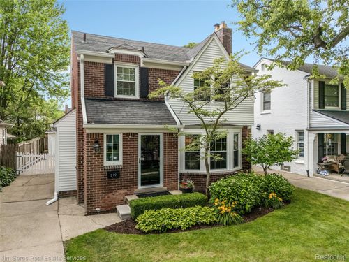 219 Mcmillan Rd, Grosse Pointe Farms, MI, 48236-3509 | Card Image