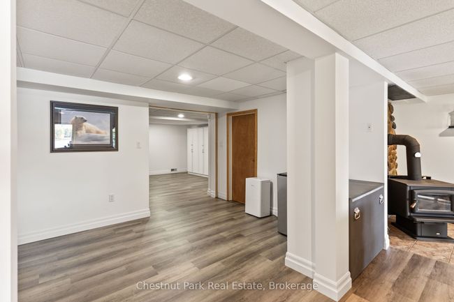 293 W Diamond Lake Rd, House other with 3 bedrooms, 2 bathrooms and 4 parking in Highland Grove ON | Image 47