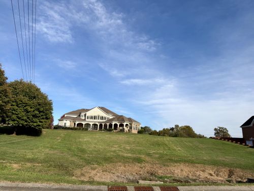 825 Berkeley Dr, Morristown, TN, 37814-8201 | Card Image
