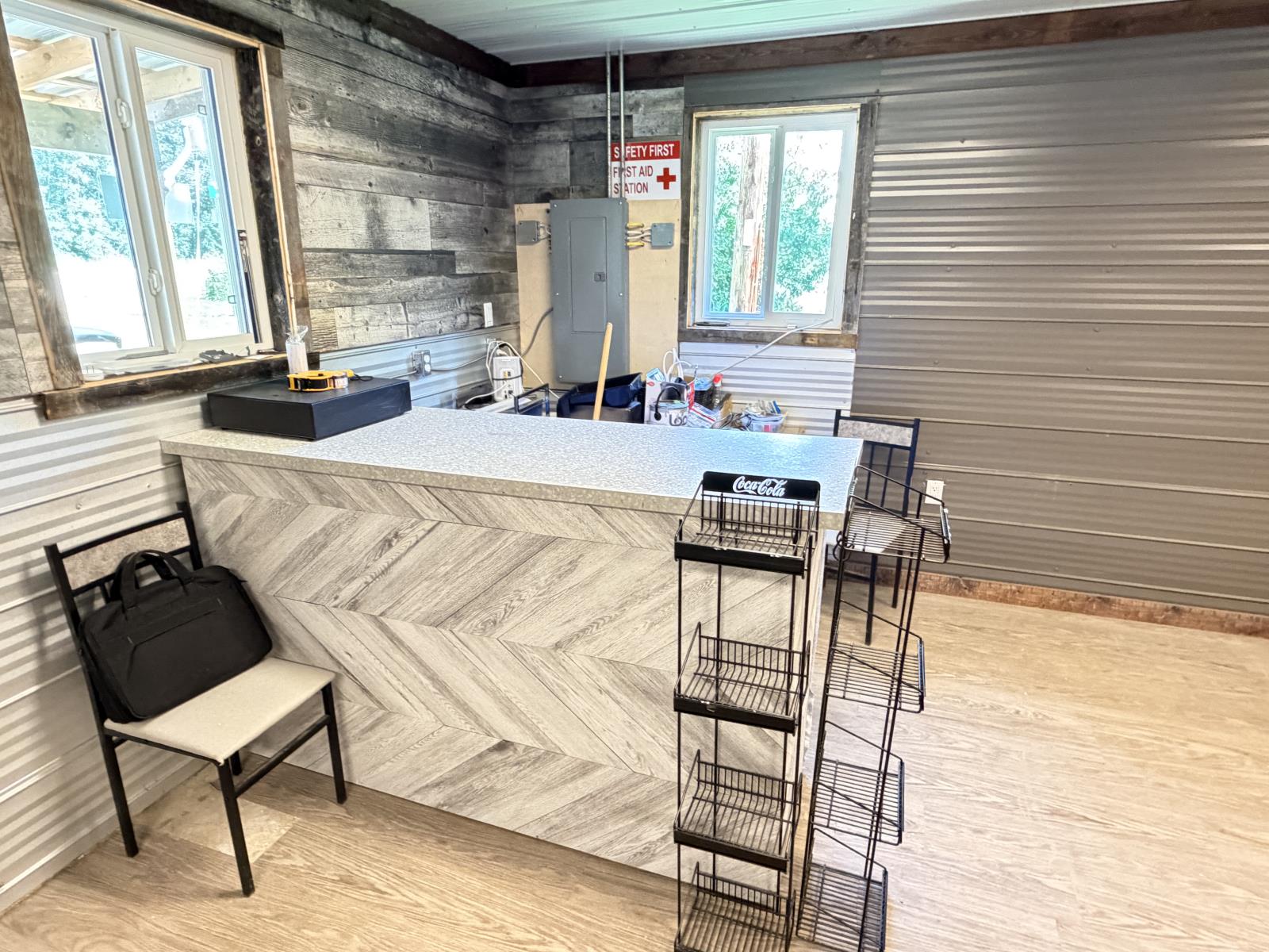Commercial Sale in Jarvie 4