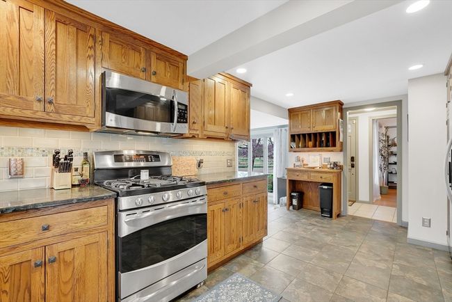569 Somers Rd, House other with 4 bedrooms, 3 bathrooms and 6 parking in East Longmeadow MA | Image 6