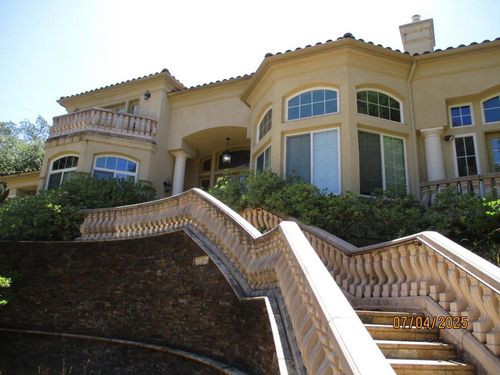 15520 Quito Rd, Monte Sereno, CA, 95030-3127 | Card Image