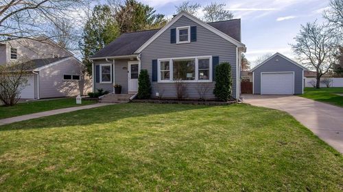 2728 Clark Pl, Eau Claire, WI, 54701-6301 | Card Image