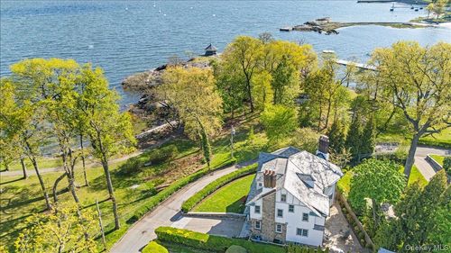 56 Park Ave, Larchmont, NY, 10538-4223 | Card Image