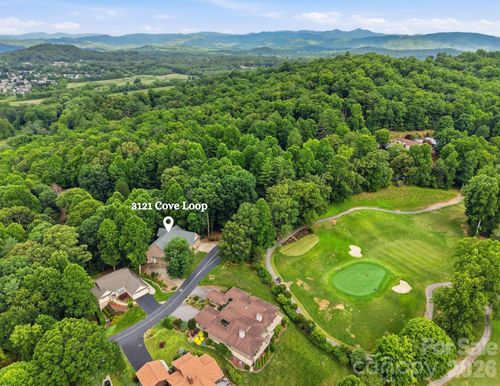 3121 Cove Loop Rd, Hendersonville, NC, 28739-8870 | Card Image