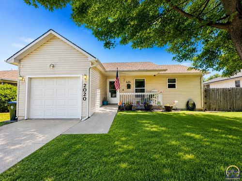 2020 Nw Eugene St, Topeka, KS, 66608-1902 | Card Image