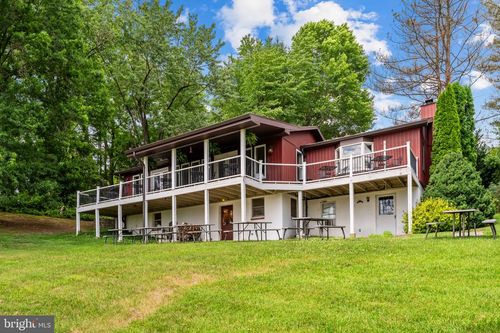 72 Christmas Tree Ln, Washington, VA, 22747 | Card Image