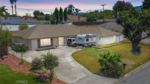 981 Serfas Club Dr, Corona, CA, 92882-8611 | Card Image