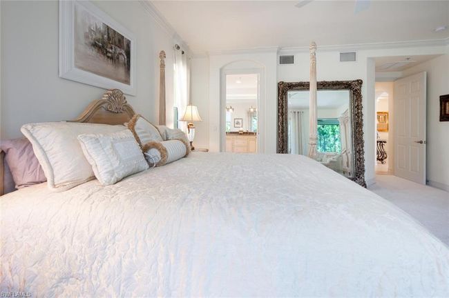 Spacious master with approx. 10 ft. ceilings! | Image 32