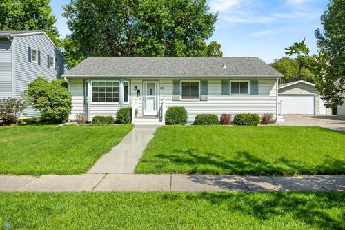 101 27th Ave N, Fargo, ND, 58102-1615 | Card Image