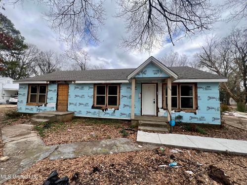 204 Deaton St, Batesville, MS, 38606-2003 | Card Image